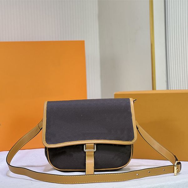 women small saddle bag genuine leather shoulder messenger bags zipper closure yellow letter pattern l wallets
women small saddle bag genuine leather shoulder messenger bags zipper closure yellow letter pattern l wallets