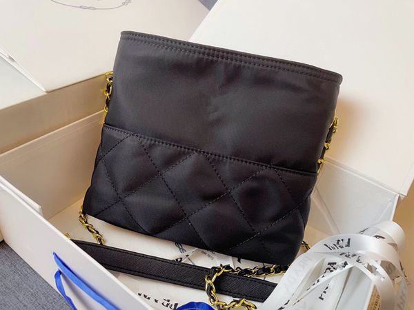 woman brand shoulder bag designer messenger bag leather bucket bag coin purse checkered handbag
woman brand shoulder bag designer messenger bag leather bucket bag coin purse checkered handbag