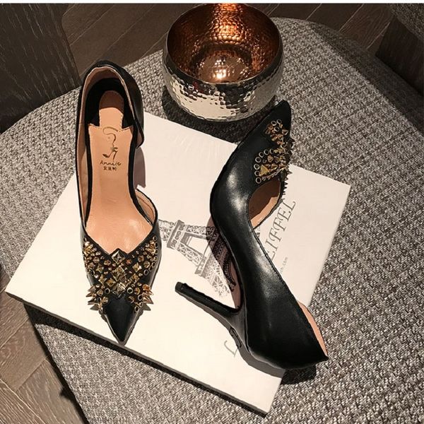 slippers 2021 spring fashion black rivet pointed flat sandals banquet dress side air stiletto high-heeled bow single shoes wo
slippers 2021 spring fashion black rivet pointed flat sandals banquet dress side air stiletto high-heeled bow single shoes wo
