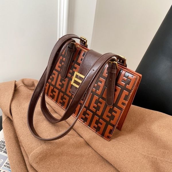 bag female new fashion sling shoulder bag small messenger large capacity armpit square handbags
bag female new fashion sling shoulder bag small messenger large capacity armpit square handbags