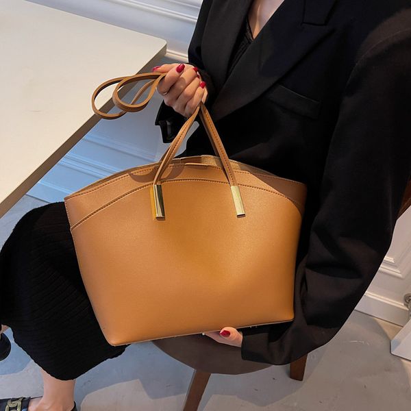 2021 bag women's autumn versatile simple tote bag fashion portable shell large capacity shoulder
2021 bag women's autumn versatile simple tote bag fashion portable shell large capacity shoulder