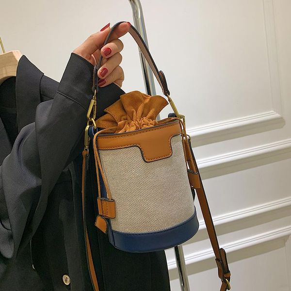 shoulder bags niche design bag 2021 female autumn ins messenger fashion handbag bucket width: 13cm
shoulder bags niche design bag 2021 female autumn ins messenger fashion handbag bucket width: 13cm