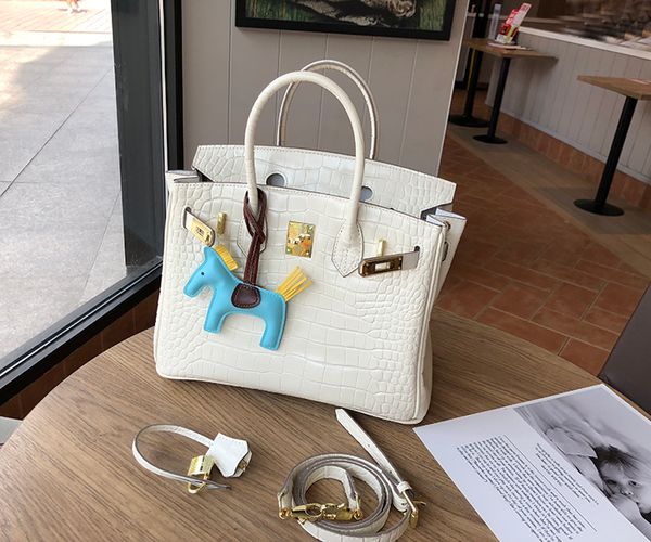 summer new crocodile platinum bags leather handbag leather shoulder diagonal fashion bag wild
summer new crocodile platinum bags leather handbag leather shoulder diagonal fashion bag wild
