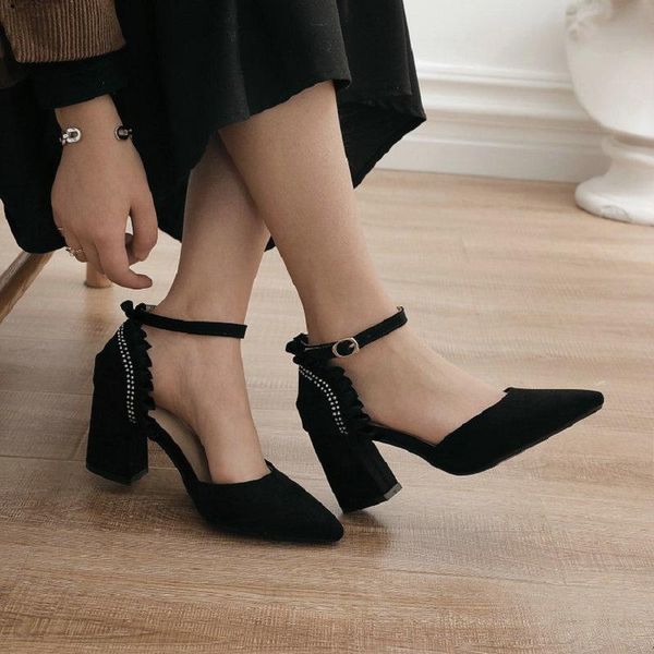 zawsthia 2021 summer womens shoes block high heels big size 33-48 woman sandals pointed toe gladiator pumps with ruffles, Black
zawsthia 2021 summer womens shoes block high heels big size 33-48 woman sandals pointed toe gladiator pumps with ruffles, Black