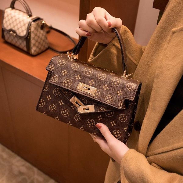 evening bags quality splite leather crossbody bag for women2021 fashion single shoulder messenger luxury designer purses and handbags
evening bags quality splite leather crossbody bag for women2021 fashion single shoulder messenger luxury designer purses and handbags