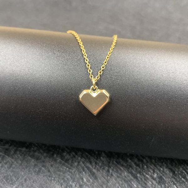 chains 2021 fashion women elegant metal heart pendant clavicle chain necklace party heart-shaped choker jewelry, Silver
chains 2021 fashion women elegant metal heart pendant clavicle chain necklace party heart-shaped choker jewelry, Silver