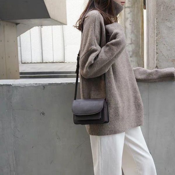 women's sweaters turtle neck cashmere sweater women korean style loose warm knitted pullover 2021 winter outwear lazy oaf female jumper, White;black
women's sweaters turtle neck cashmere sweater women korean style loose warm knitted pullover 2021 winter outwear lazy oaf female jumper, White;black
