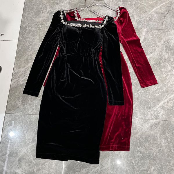 autumn new french retro lightly mature elegant velvet dress womens slim fit slimming boat-neck office lady sheath skirt, Black;gray
autumn new french retro lightly mature elegant velvet dress womens slim fit slimming boat-neck office lady sheath skirt, Black;gray