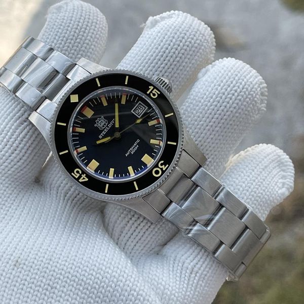 wristwatches 41mm stainless steel case black cermaic bezel c3 green luminous 300m waterproof man gift dive watch nh35 automatic movement, Slivery;brown
wristwatches 41mm stainless steel case black cermaic bezel c3 green luminous 300m waterproof man gift dive watch nh35 automatic movement, Slivery;brown