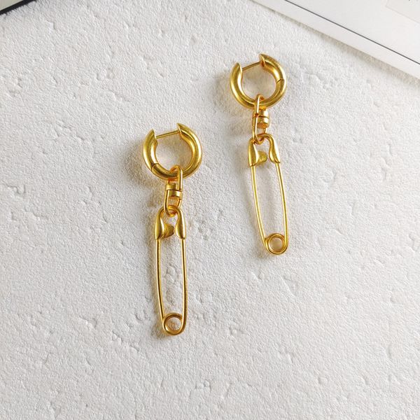 design jewelry pin fashion personality indifference earrings metal paper clip earrings female, Golden
design jewelry pin fashion personality indifference earrings metal paper clip earrings female, Golden