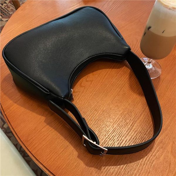 evening bags women vintage baguette bag pu leather shoulder ladys fashion subaxillary 2021 quality travel armpit
evening bags women vintage baguette bag pu leather shoulder ladys fashion subaxillary 2021 quality travel armpit
