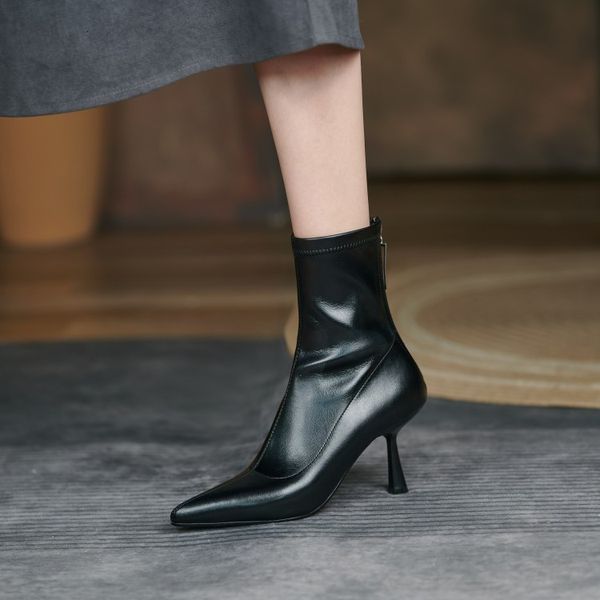 2021 pointed head four seasons thin high heels elastic boots short tube korean style women's boots, Black
2021 pointed head four seasons thin high heels elastic boots short tube korean style women's boots, Black