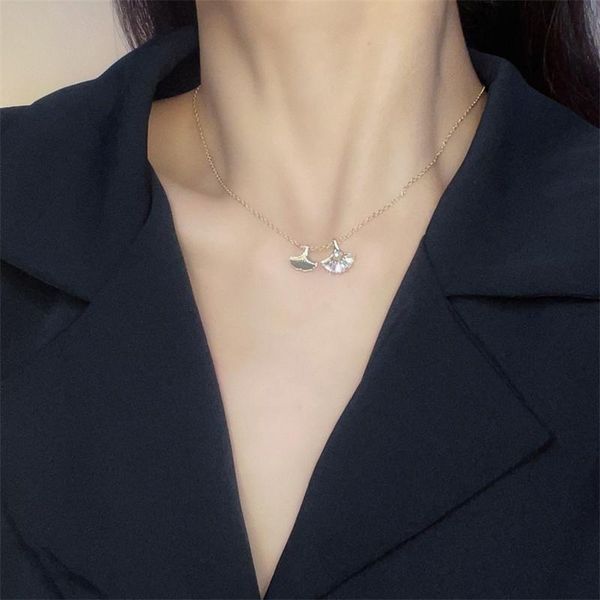chokers imitation pearl crystal fan-shaped clavicle chain girl simple metal geometric necklace for women fashion jewelry accessories, Golden;silver
chokers imitation pearl crystal fan-shaped clavicle chain girl simple metal geometric necklace for women fashion jewelry accessories, Golden;silver