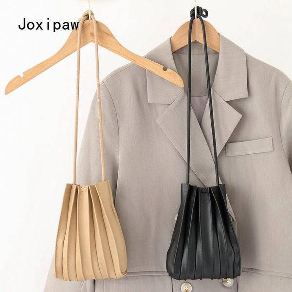 shoulder bags simple design women pleated pu leather messenger bag european street long strap phone folding pack
shoulder bags simple design women pleated pu leather messenger bag european street long strap phone folding pack
