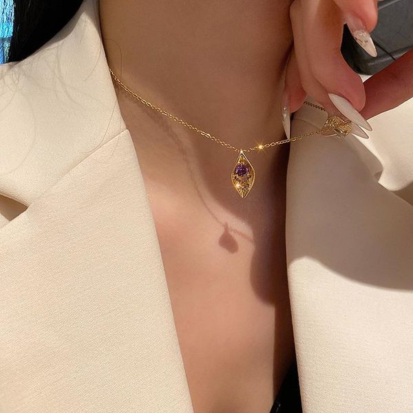 pendant necklaces 2021 vintage shining rhinestone crystal leaf necklace for women stainless steel chain clavicle jewelry, Silver
pendant necklaces 2021 vintage shining rhinestone crystal leaf necklace for women stainless steel chain clavicle jewelry, Silver