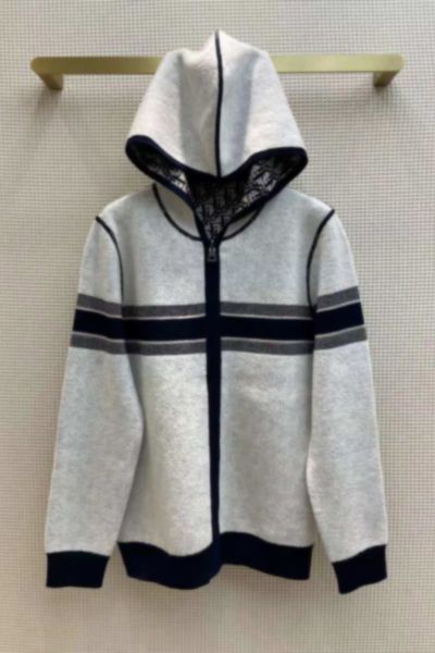 double-sided wear d home 21 autumn and winter new presbyopic letter jacquard casual all-match wool hooded zip cardigan coat, White;black
double-sided wear d home 21 autumn and winter new presbyopic letter jacquard casual all-match wool hooded zip cardigan coat, White;black