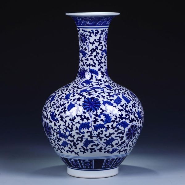 vases vase flower ornaments, antique blue and white porcelain with lotus home furnishing living fashion ornaments 
vases vase flower ornaments, antique blue and white porcelain with lotus home furnishing living fashion ornaments