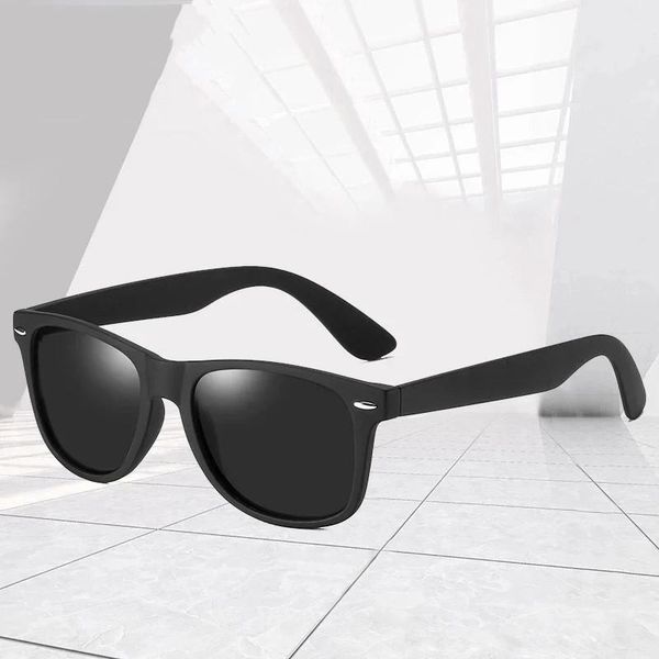sunglasses fashion trend men's and women's anti-uv sunglasses2021, White;black
sunglasses fashion trend men's and women's anti-uv sunglasses2021, White;black