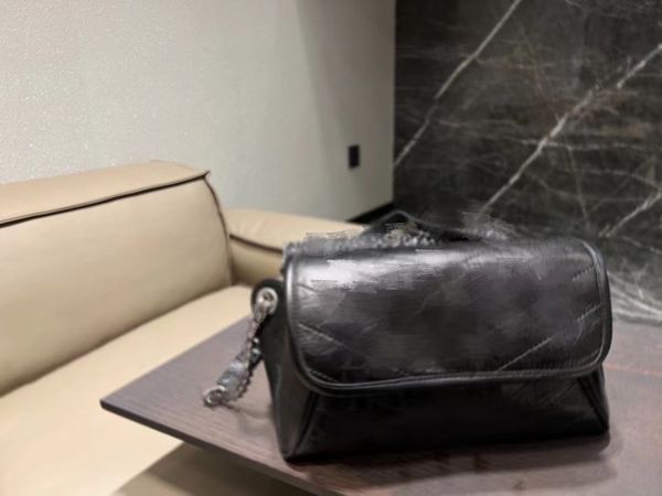 luxury designer works across the shoulder bag women's men's fashion chest retro shoulder strap
luxury designer works across the shoulder bag women's men's fashion chest retro shoulder strap