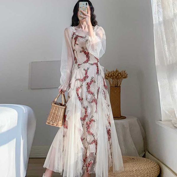 french mesh vintage dress women fashion elegant embroidery flowers square collar long sleeve ruffles fairy party female 210526, Black;gray
french mesh vintage dress women fashion elegant embroidery flowers square collar long sleeve ruffles fairy party female 210526, Black;gray