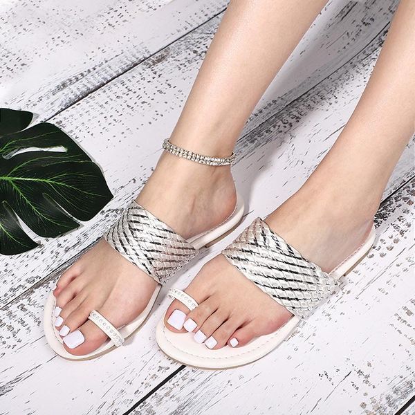women clip toe summer slippers ladies casual crystal fashion shoes female pu leather beach slipper woman slip on flat shoe 2021, Black
women clip toe summer slippers ladies casual crystal fashion shoes female pu leather beach slipper woman slip on flat shoe 2021, Black