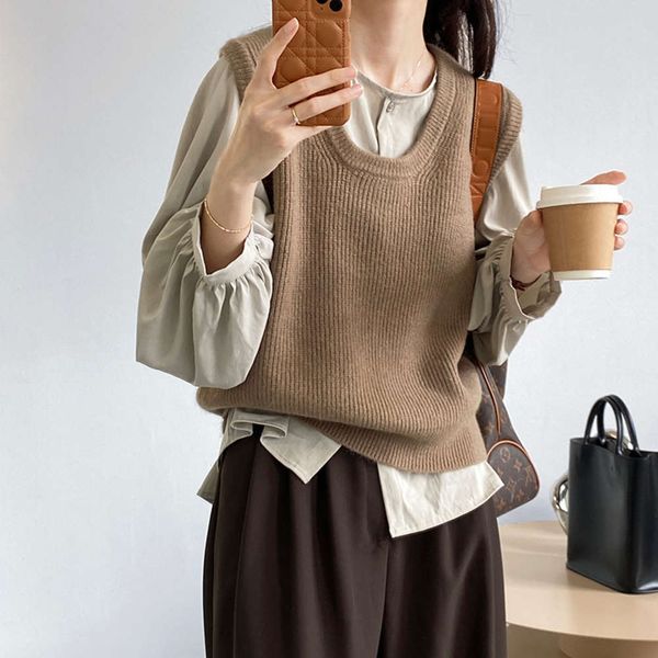 fold wool v-neck knitted vest women's vest autumn winter coat sleeveless sweater waistcoat, White
fold wool v-neck knitted vest women's vest autumn winter coat sleeveless sweater waistcoat, White