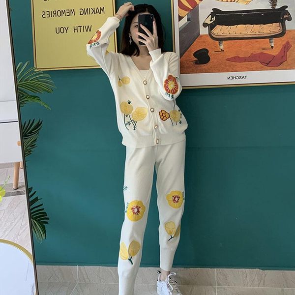 women's two piece pants women knitted tracksuit outfits manual flower embroidery v-neck long sleeve knit cardigan +pencil loose casual, White
women's two piece pants women knitted tracksuit outfits manual flower embroidery v-neck long sleeve knit cardigan +pencil loose casual, White
