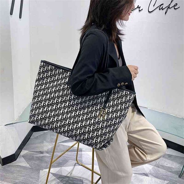 net red large bag female fashion capacity canvas bag tote versatile student shoulder 60% off wholesale sales
net red large bag female fashion capacity canvas bag tote versatile student shoulder 60% off wholesale sales