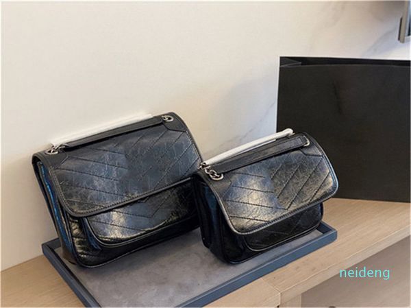 2021 luxury designer bags high-quality large-capacity printed leather ladies handbag size: medium 28cm small 24cm a fashionable and high-
2021 luxury designer bags high-quality large-capacity printed leather ladies handbag size: medium 28cm small 24cm a fashionable and high-