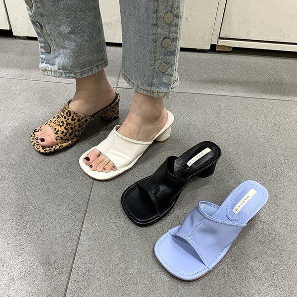 slippers 2021 women flat summer design square spigot peep toe heels shoes female flip flops dress sandal party, Black
slippers 2021 women flat summer design square spigot peep toe heels shoes female flip flops dress sandal party, Black