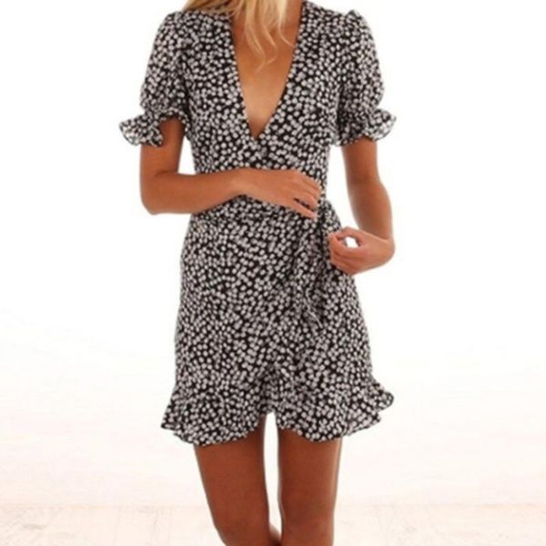 casual dresses 2021 summer ladies fashion dress deep v-neck short sleeve small floral boho women party mini clothing wholesale, Black;gray
casual dresses 2021 summer ladies fashion dress deep v-neck short sleeve small floral boho women party mini clothing wholesale, Black;gray