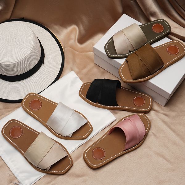 luxury designer summer beach shoes slippers cross bands flats mules sandals flip-flop rubber letter outdoor beach slipper slide with box seg, Black
luxury designer summer beach shoes slippers cross bands flats mules sandals flip-flop rubber letter outdoor beach slipper slide with box seg, Black