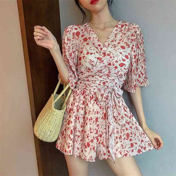 women 2 piece sets summer printed flare sleeve v-neck short shirts + casual pleated wide leg pants suit 210519, White
women 2 piece sets summer printed flare sleeve v-neck short shirts + casual pleated wide leg pants suit 210519, White