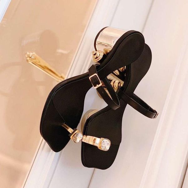 wearing slippers for women in summer 2021, net red sandals with thick heel leather the toe are fashionable and versatile, Black
wearing slippers for women in summer 2021, net red sandals with thick heel leather the toe are fashionable and versatile, Black