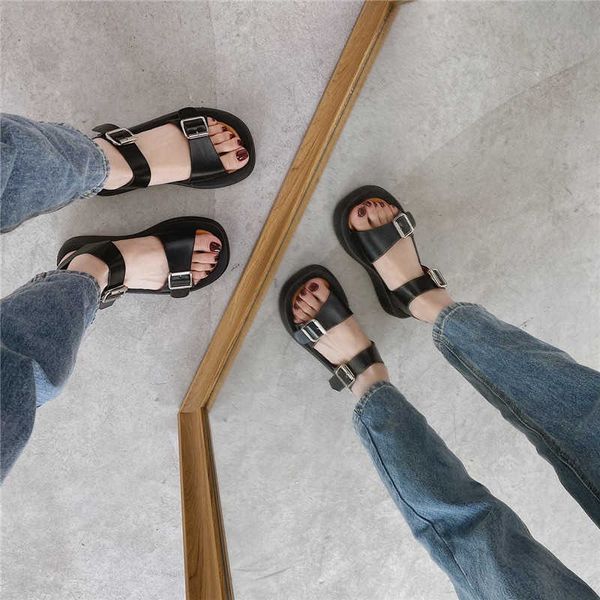 women's sandals flat shoes 2021 new fashion summer round toe mid-heel black and white buckle basic size 35-40 y0721
women's sandals flat shoes 2021 new fashion summer round toe mid-heel black and white buckle basic size 35-40 y0721