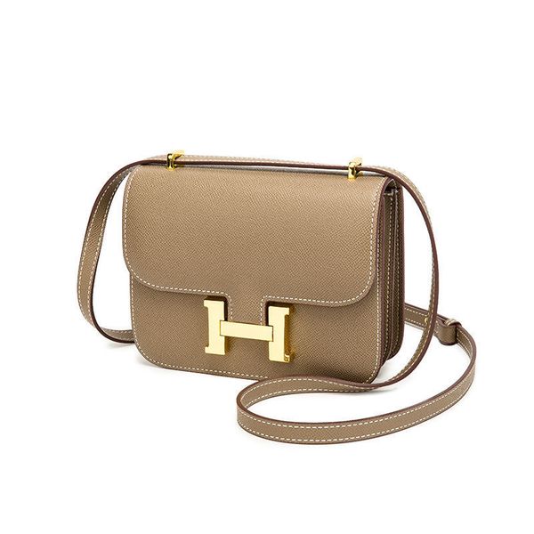 new style net red kangkang chain single shoulder messenger bean curd h button small square bag girl
new style net red kangkang chain single shoulder messenger bean curd h button small square bag girl