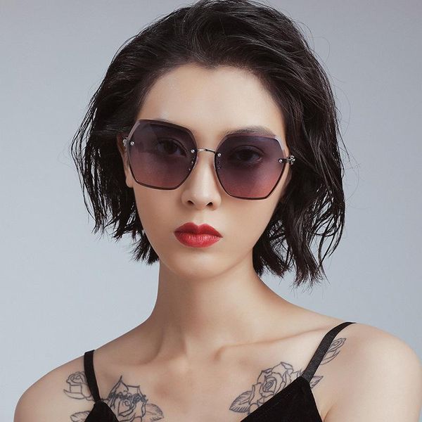 sunglasses women's polarized luxury frameless cut edge ultra light glasses classic retro style, White;black
sunglasses women's polarized luxury frameless cut edge ultra light glasses classic retro style, White;black