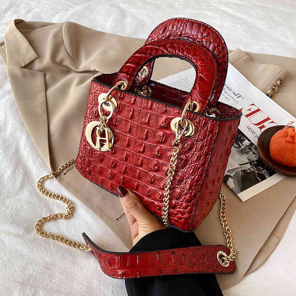 2021 new women's diana bag fashion net red foreign style messenger atmospheric hand shoulder
2021 new women's diana bag fashion net red foreign style messenger atmospheric hand shoulder