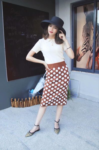 skirts autumn and winter split one step skirt high waist hip package wild long black knitted fashion casual for women
skirts autumn and winter split one step skirt high waist hip package wild long black knitted fashion casual for women