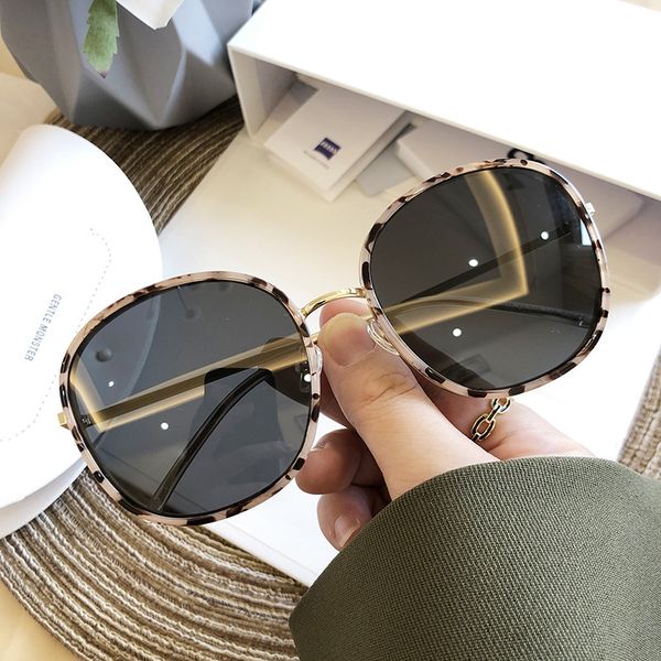 2021 sunglasses female net red star same polarizer small face personality large round frame glasses men, White;black
2021 sunglasses female net red star same polarizer small face personality large round frame glasses men, White;black