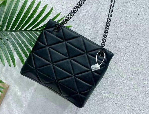 women designers tote handbag bags 2021 diamond shoulder handbags classic leather heart style gold chain tote messenger bgas 8019#
women designers tote handbag bags 2021 diamond shoulder handbags classic leather heart style gold chain tote messenger bgas 8019#