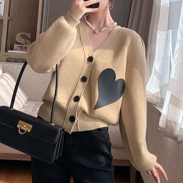 women's trench coats autumn long sleeve temperament commuter style polyester 2021 simple fashion love v-neck knitted cardigan, Tan;black
women's trench coats autumn long sleeve temperament commuter style polyester 2021 simple fashion love v-neck knitted cardigan, Tan;black