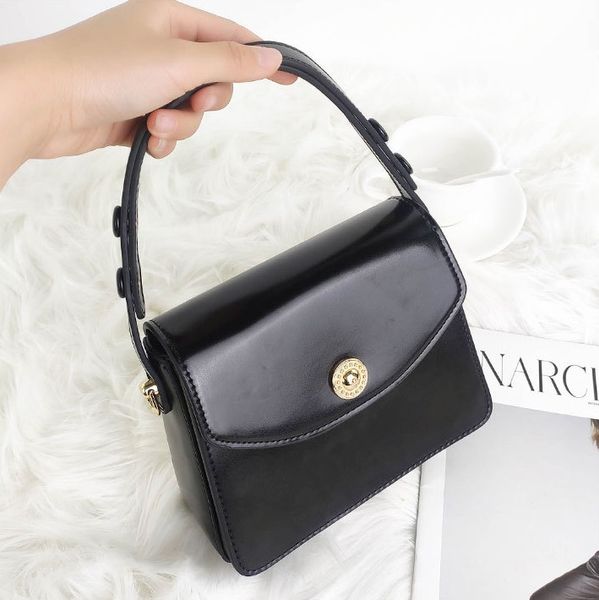 fashion shoulder bag casual outdoor retro womens purse summer solid color ins messenger small square lady handbag
fashion shoulder bag casual outdoor retro womens purse summer solid color ins messenger small square lady handbag