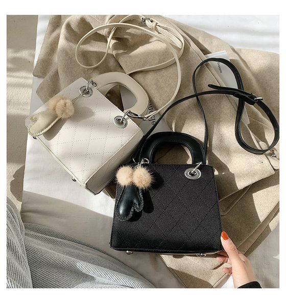 korean small bag female 2021 new texture fashion messenger princess ins embroidered thread one shoulder hand
korean small bag female 2021 new texture fashion messenger princess ins embroidered thread one shoulder hand