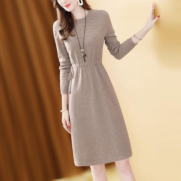 casual dresses 2021 autumn winter women o-neck slim long sleeve dress female a-line pleated sweater lady elegant knit vestido n163, Black;gray
casual dresses 2021 autumn winter women o-neck slim long sleeve dress female a-line pleated sweater lady elegant knit vestido n163, Black;gray
