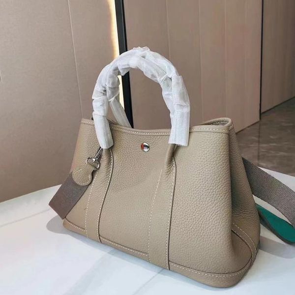 backpack autumn garden party women's bag fashion brand ladies handbag cowhide shoulder messenger designer
backpack autumn garden party women's bag fashion brand ladies handbag cowhide shoulder messenger designer
