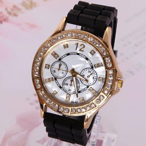 wristwatches woman watch shell face golden rim white casual dress crystal wristwatch geneva style rhinestone fashion, Slivery;brown
wristwatches woman watch shell face golden rim white casual dress crystal wristwatch geneva style rhinestone fashion, Slivery;brown