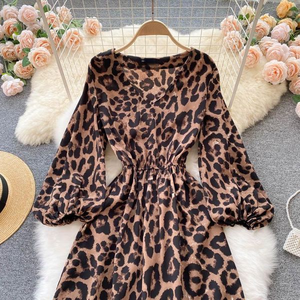 casual dresses vintage leopard dress women v neck long sleeve slim waist elegant autumn arrival 2021 retro robe, Black;gray
casual dresses vintage leopard dress women v neck long sleeve slim waist elegant autumn arrival 2021 retro robe, Black;gray