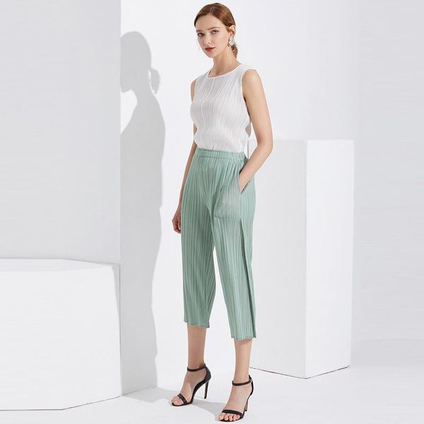 women's pants & capris miyake folds comfortable open fork cool breathable summer japanese simple and loose basic, Black;white
women's pants & capris miyake folds comfortable open fork cool breathable summer japanese simple and loose basic, Black;white