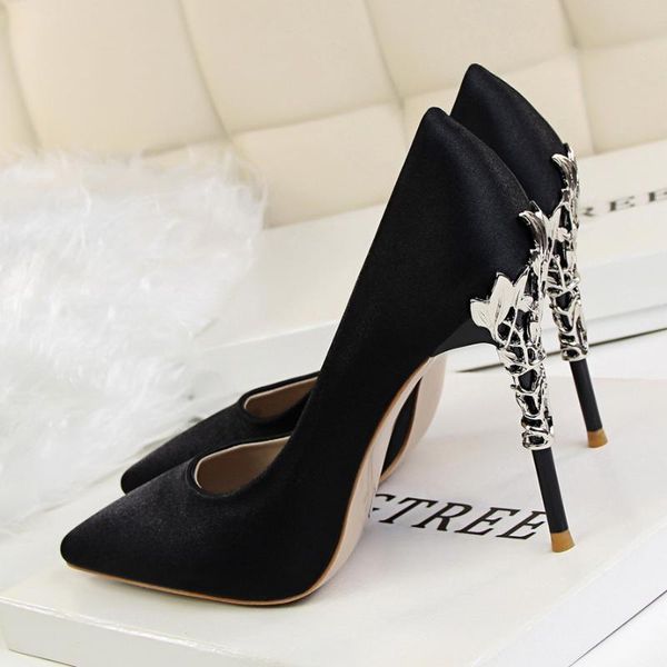 dress shoes 2021 metal carved thin heel high heels pumps women sandals pointed toe ladies fashion candy colors wedding woman, Black
dress shoes 2021 metal carved thin heel high heels pumps women sandals pointed toe ladies fashion candy colors wedding woman, Black